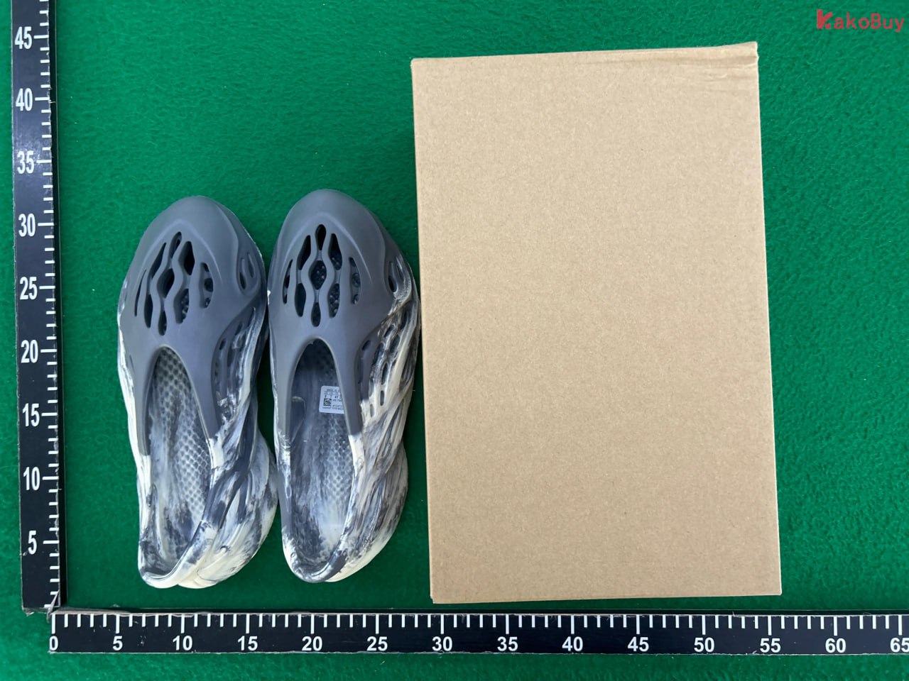 Crocs x Lightning McQueen/ Yeezy Slippers (30+)