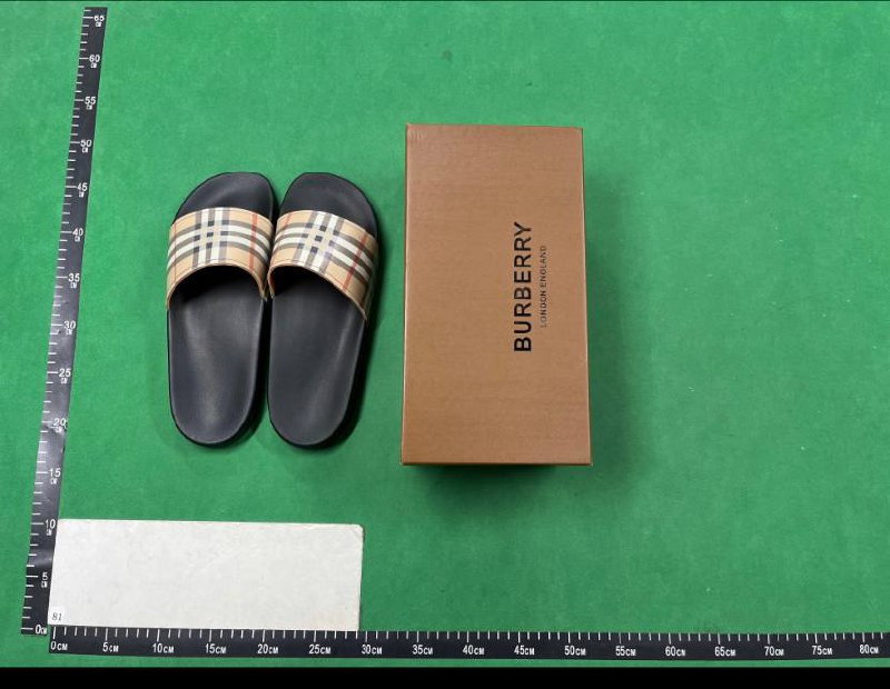 Burberry&Yeezy Slides