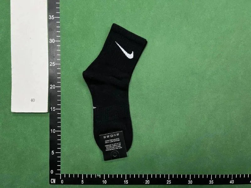 Nike socks ( 18 + styles)