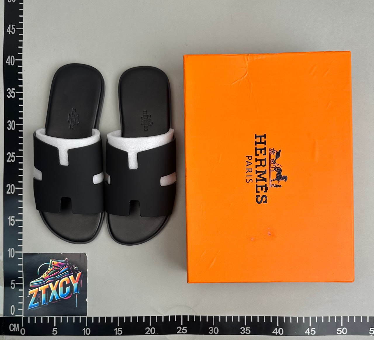 Hermes slippers( 39 + styles)