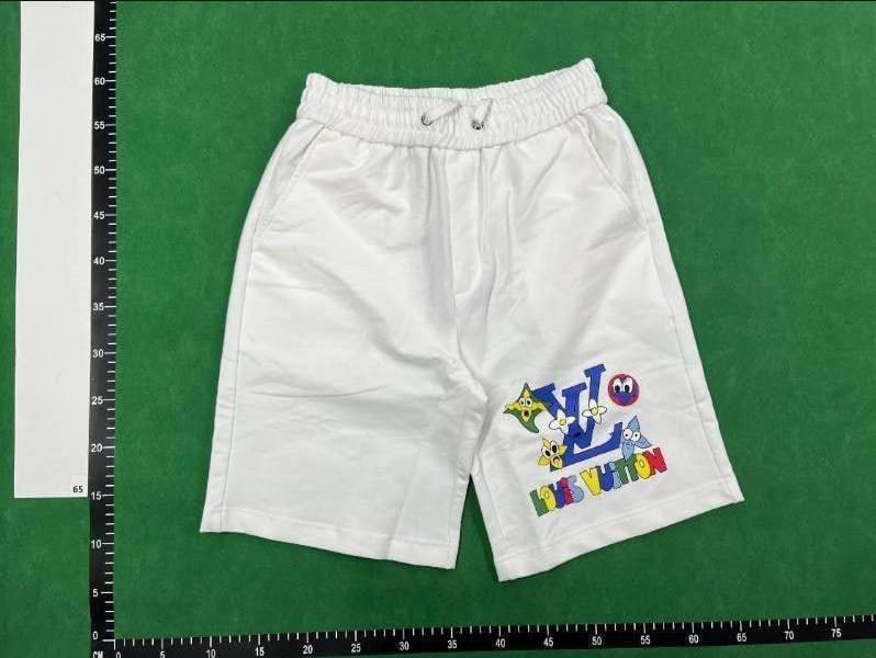 Louis Vuitton shorts (40 CP)