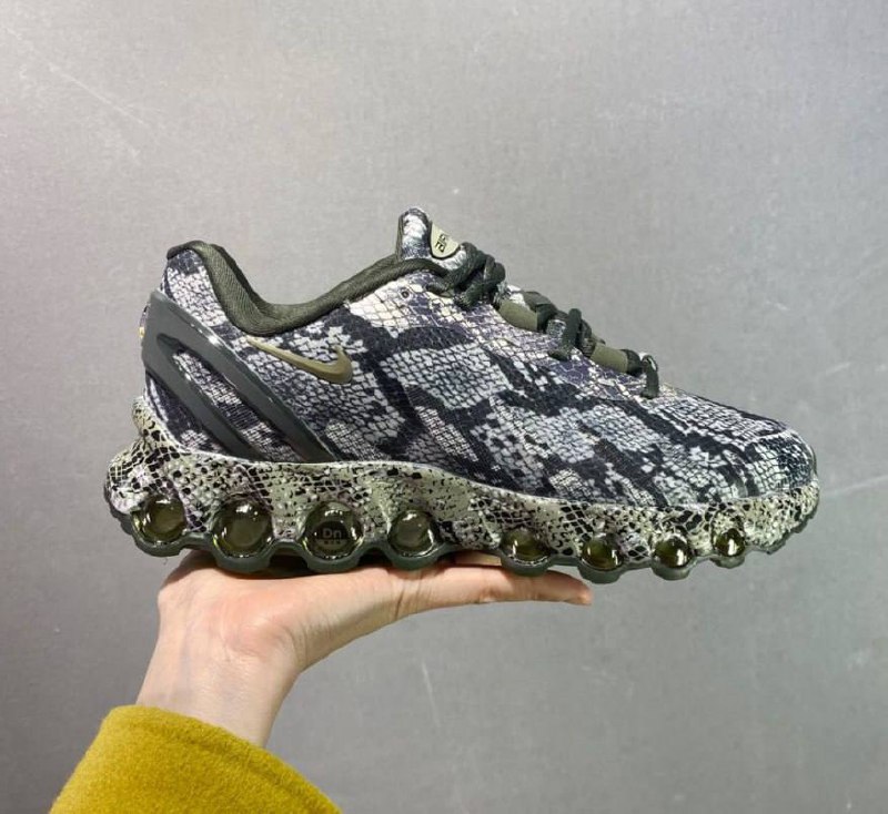 Nike Air Max DN8 shoes