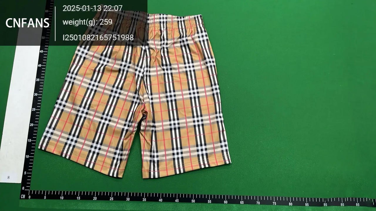 Burberry shorts （30