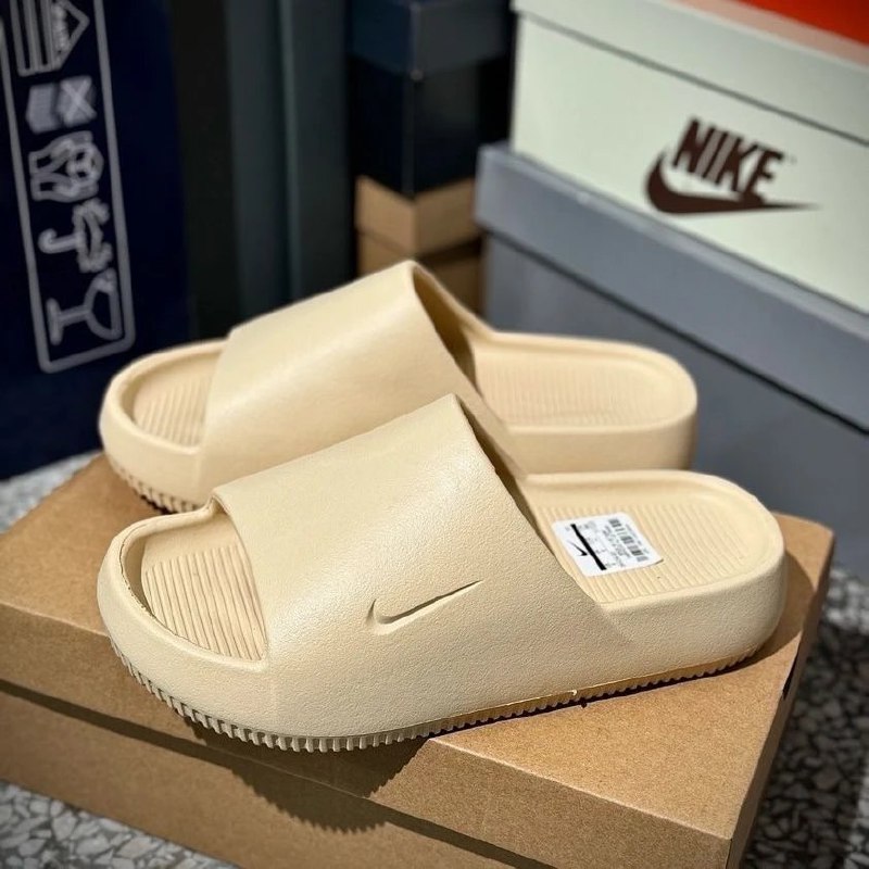 Nike slippers ( 4 + styles)
