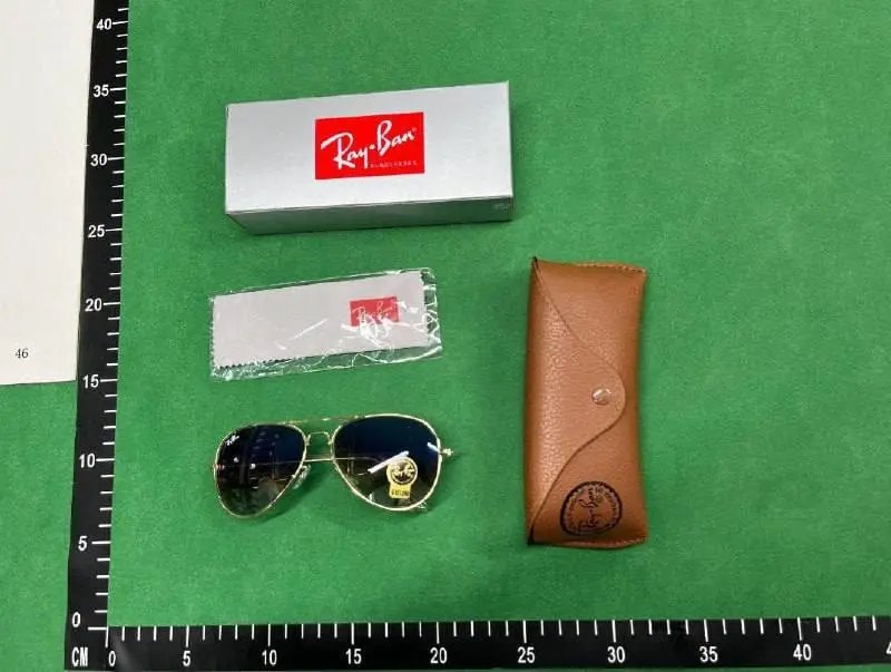 Ray-Ban Wayfarer Sunglasses [C2 Black/G15, C5 Leopard/G15, and other styles]
