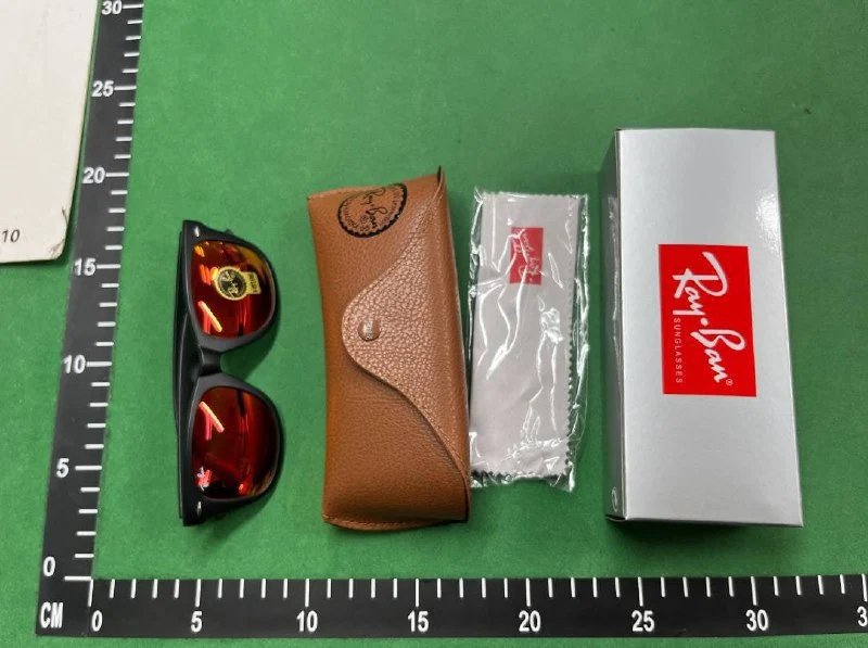 Ray-Ban Wayfarer Sunglasses [C2 Black/G15, C5 Leopard/G15, and other styles]