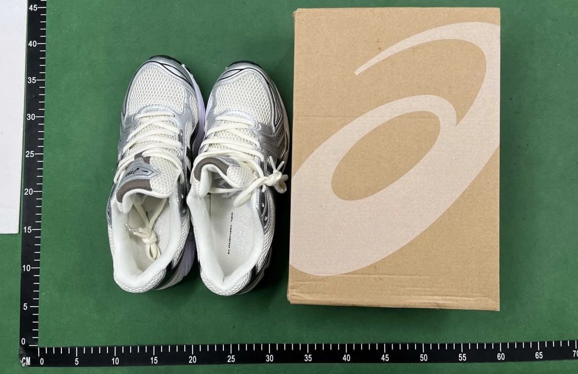 Asics Gel-1090 Sneakers