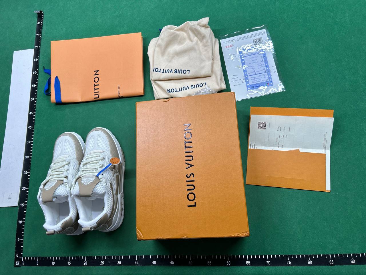 Louis Vuitton B22 Sneakers