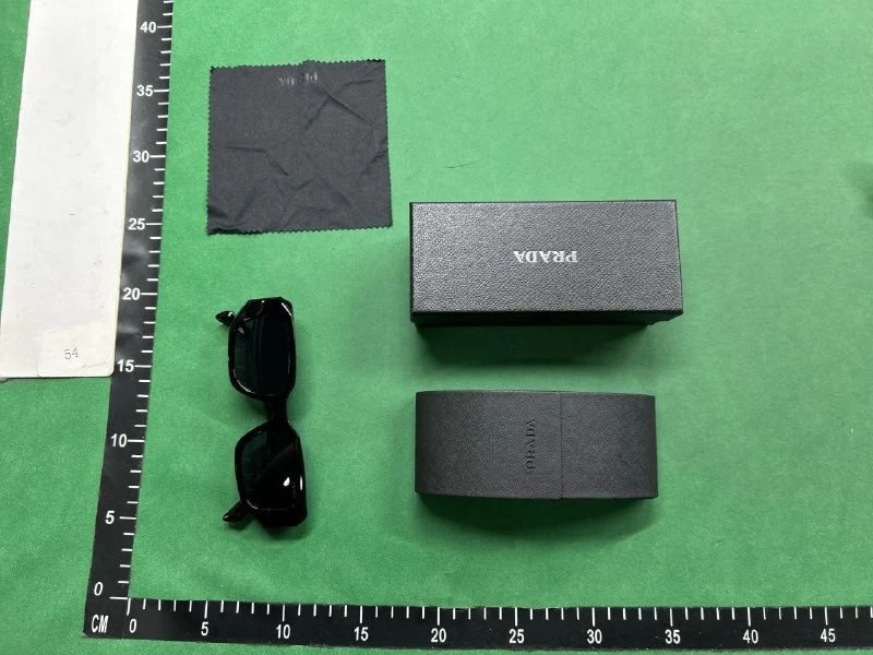 Prada Sunglasses（25+ Styles