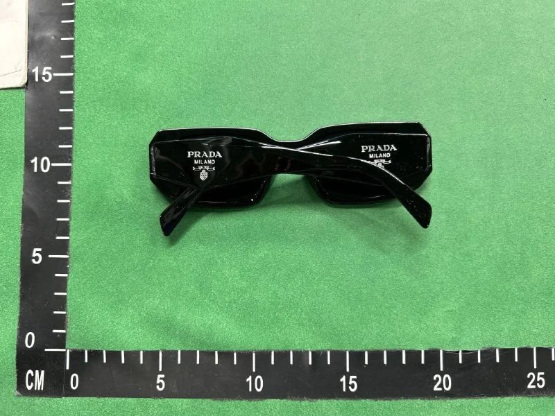 Prada Sunglasses（25+ Styles