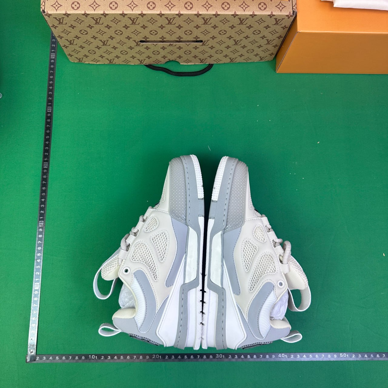 LV B22 Sneakers [34 styles]