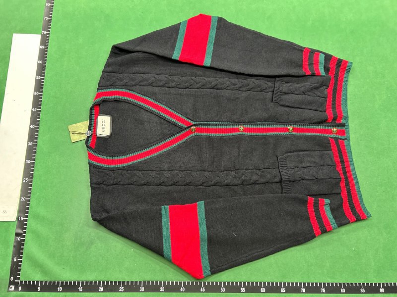 Gucci GG Supreme Sweaters [1 style]