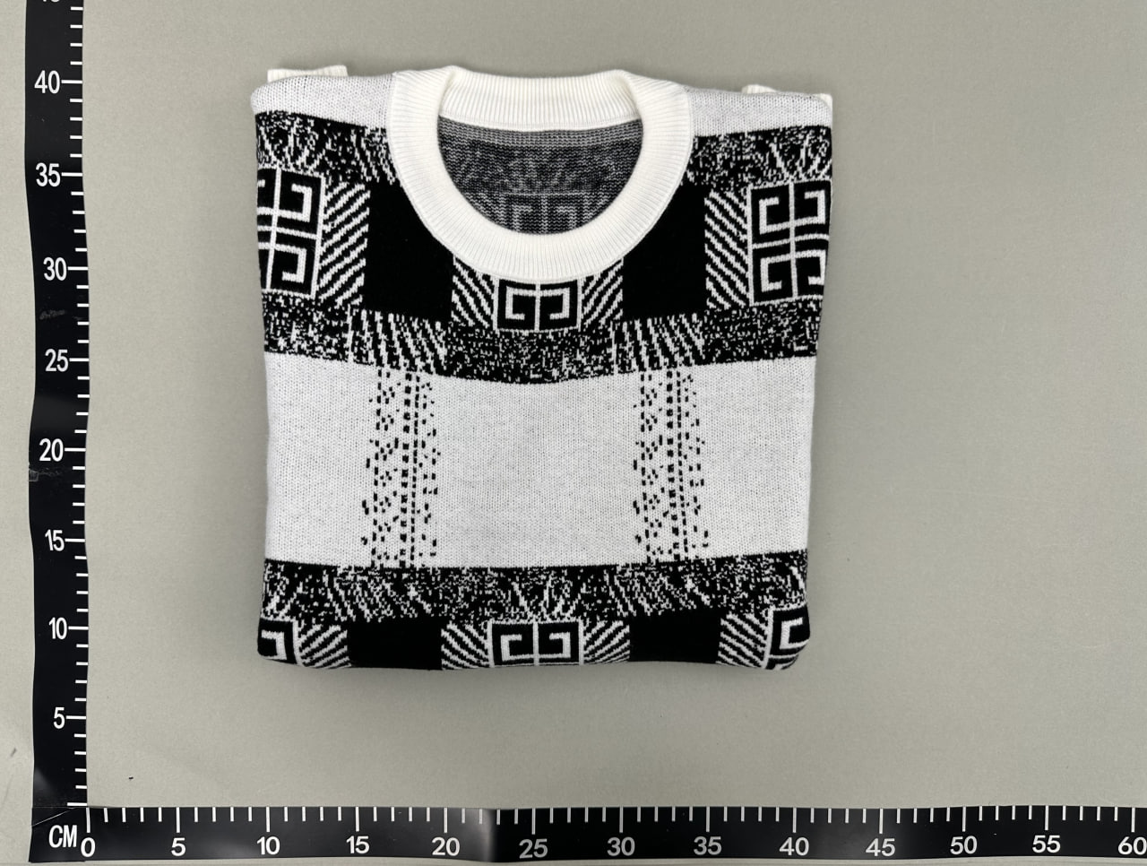 Fendi FF Logo Knit Sweater [24 styles]