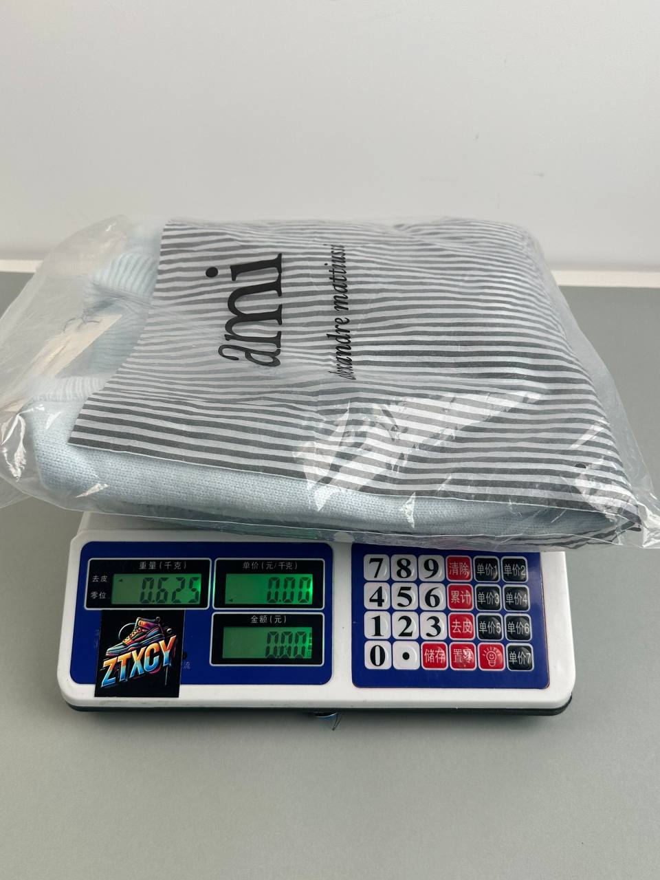 AMI CUNINKON Sweater [40 styles]