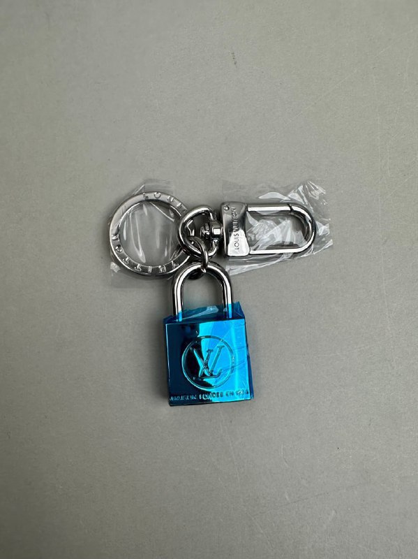 Louis Vuitton Lock Keychain [2 styles]