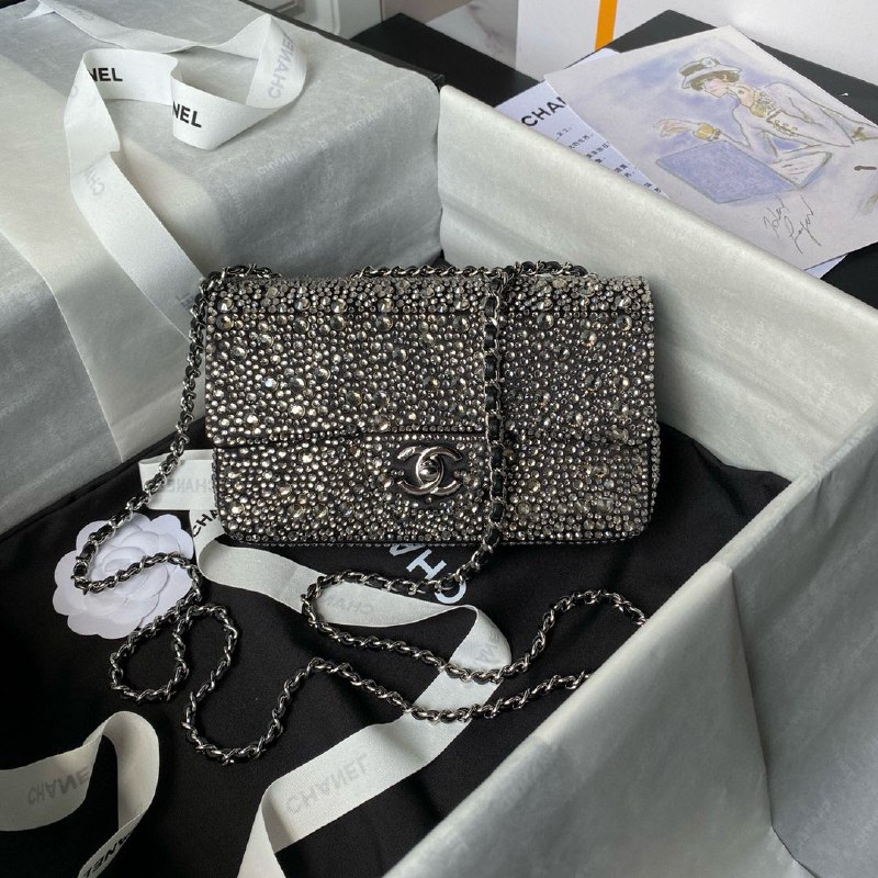 Chanel 25P Kelly Handbag [40 styles]