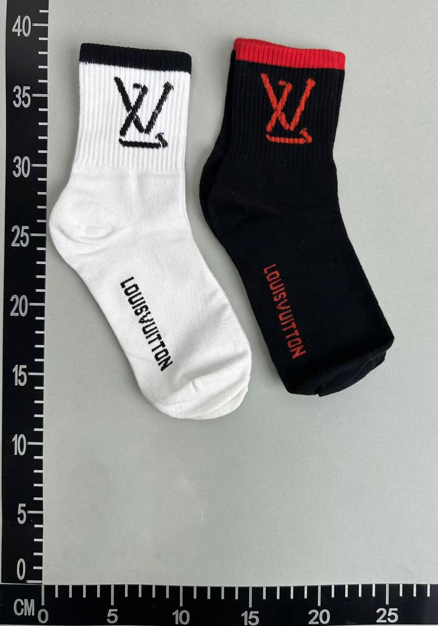 LOUIS VUITTON LV Logo Socks [25 styles]