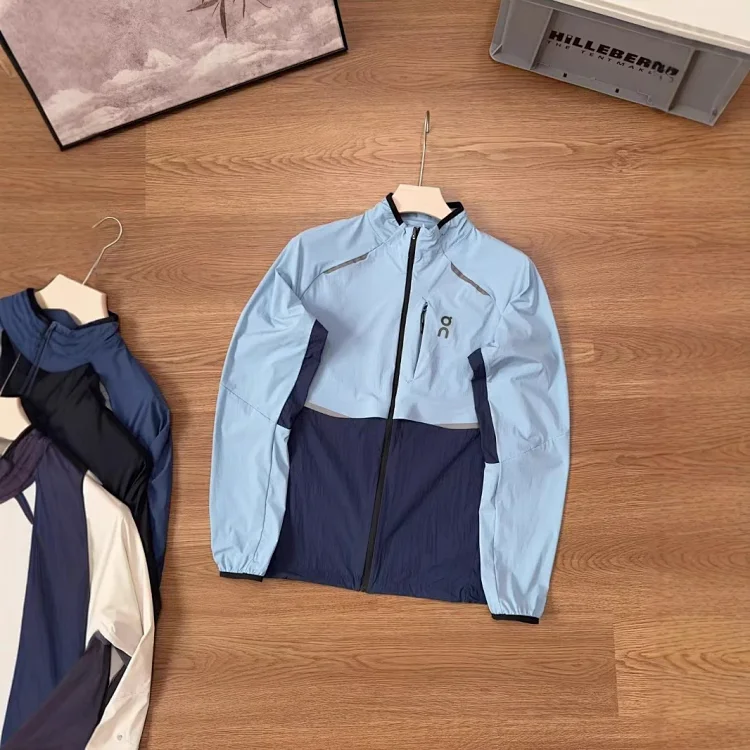 On tracksuit (4 styles)