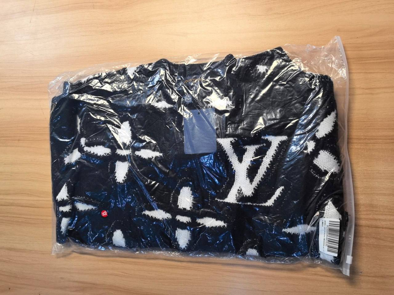 Louis Vuitton Monogram Knit Sweaters [26 styles]
