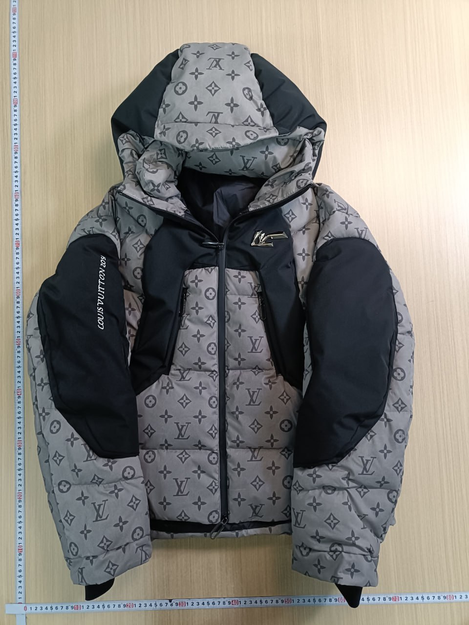 Louis Vuitton Monogram Down Jacket / Dior Oblique Puffer Vest / Ralph Lauren Black Quilted Jacket [27 styles]