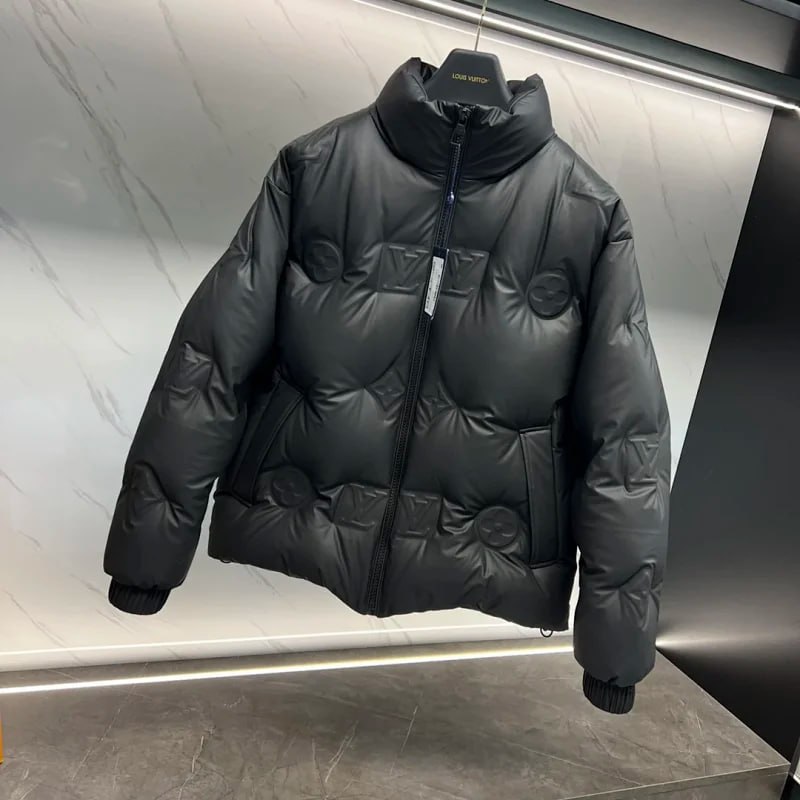 Louis Vuitton Monogram Down Jacket / Dior Oblique Puffer Vest / Ralph Lauren Black Quilted Jacket [27 styles]