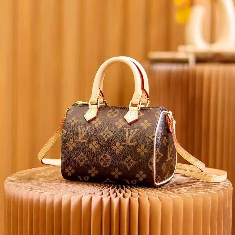 Louis Vuitton Speedy Bandoulière 20 Handbag