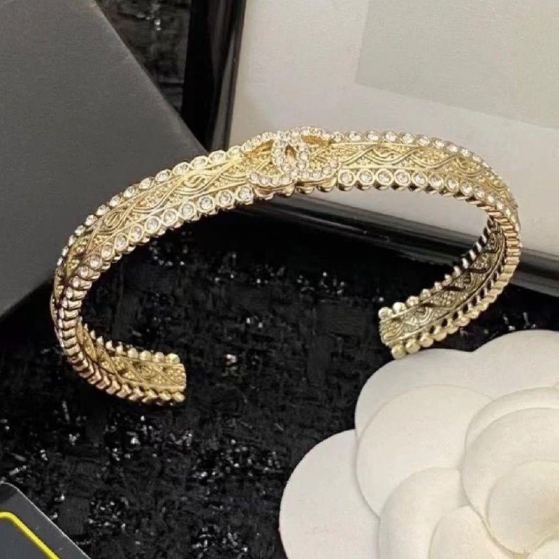 Chanel CC Logo Chain Bracelet [11 styles]