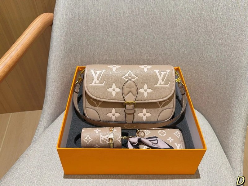 Louis Vuitton Women's Bags [40 styles]