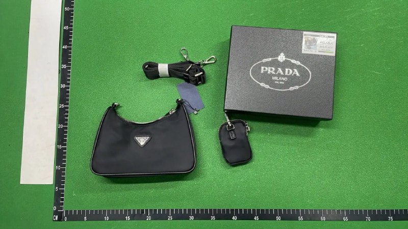 Prada Re-Edition 2000 / Fendi Roma Tote / Prada Cleo Bag [37 styles]