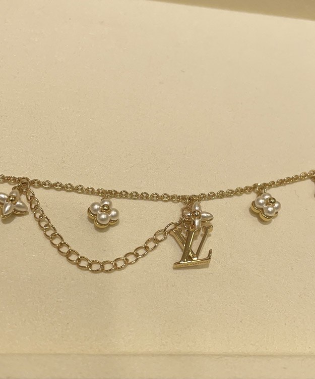 Louis Vuitton LV Letter Floral Pattern Pearl Gold Bracelet