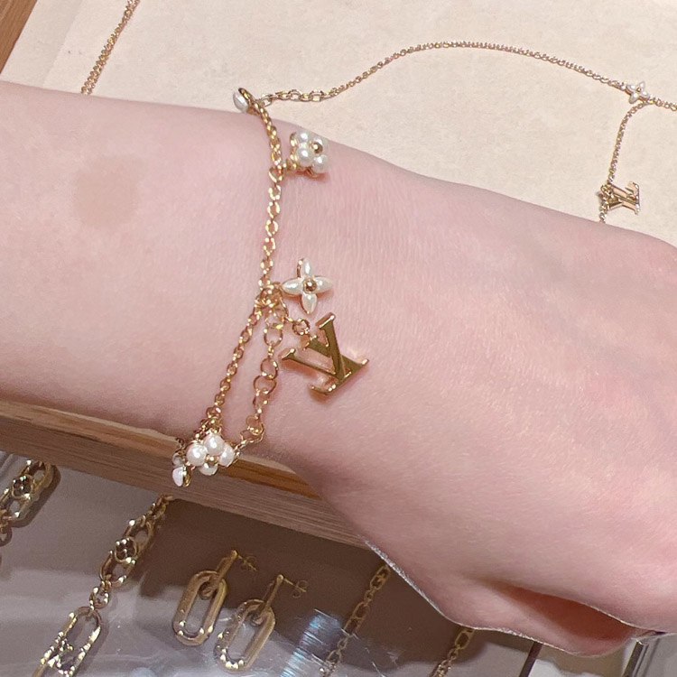 Louis Vuitton LV Letter Floral Pattern Pearl Gold Bracelet