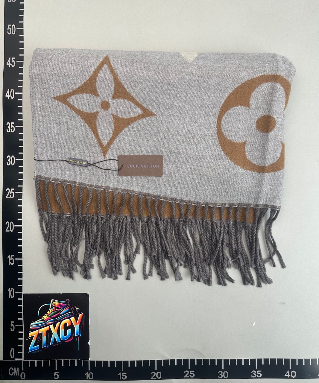 Louis Vuitton Monogram Shawl [4 styles]