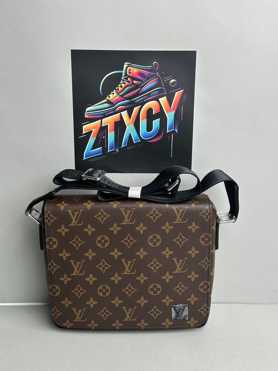 Louis Vuitton Damier Graphite & Monogram Canvas Messenger Bag [2 styles]