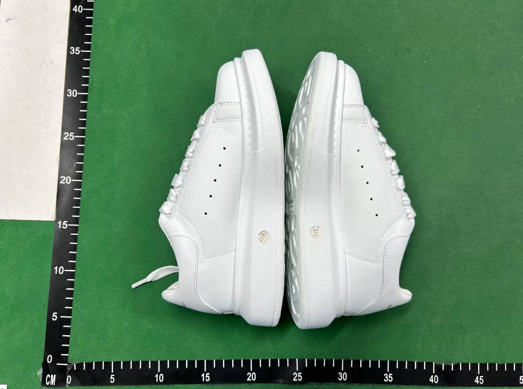 Alexander McQueen Oversized Sneakers [26 styles]